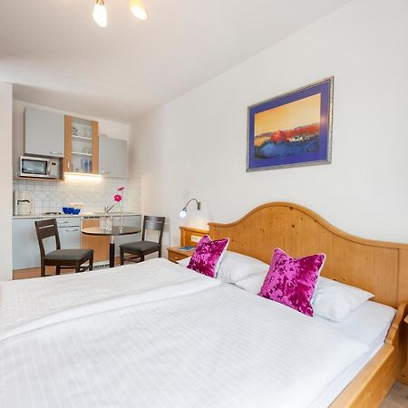 Mia Appartements - Non-Serviced Appartements 오베르타우에른 외부 사진