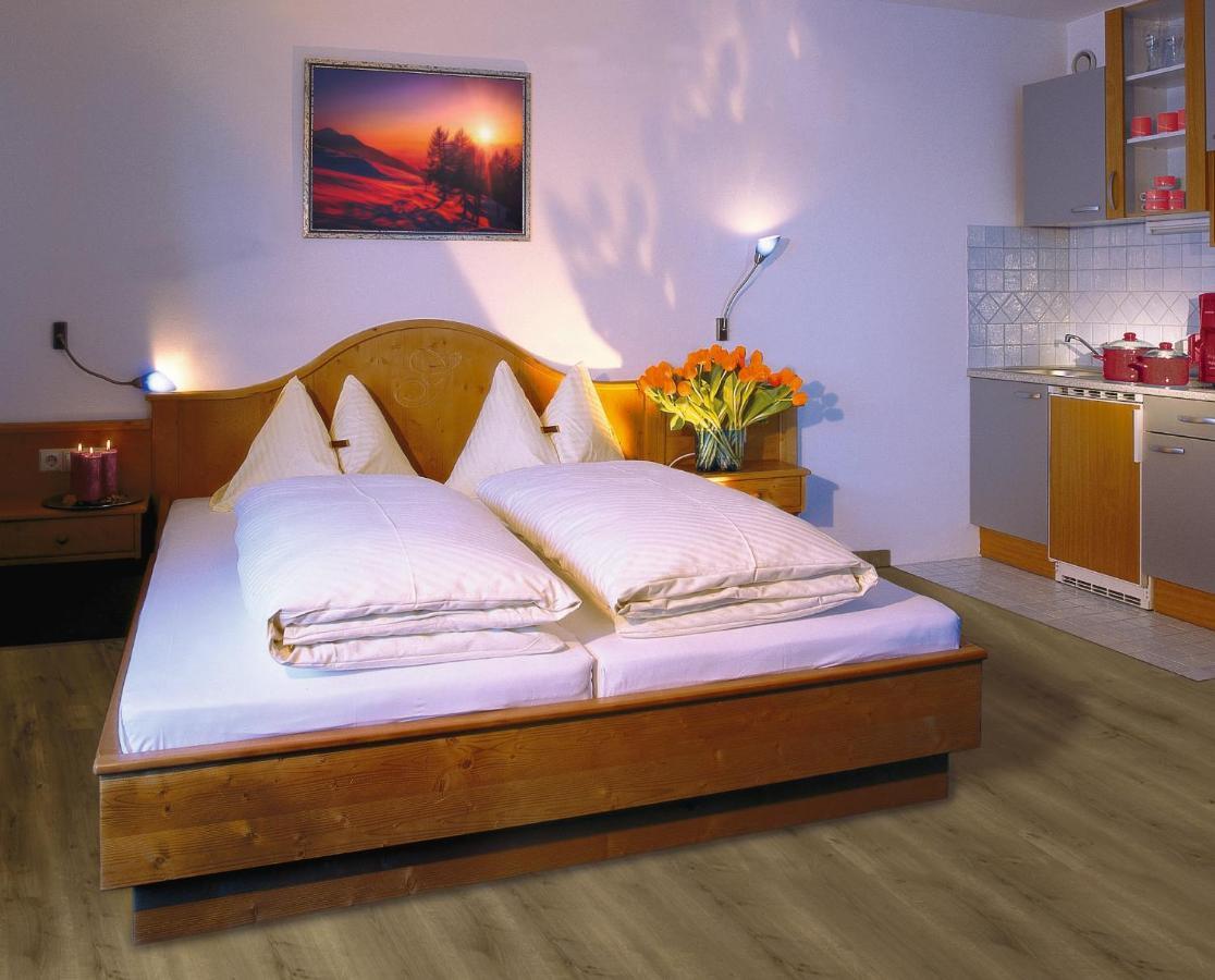Mia Appartements - Non-Serviced Appartements 오베르타우에른 외부 사진